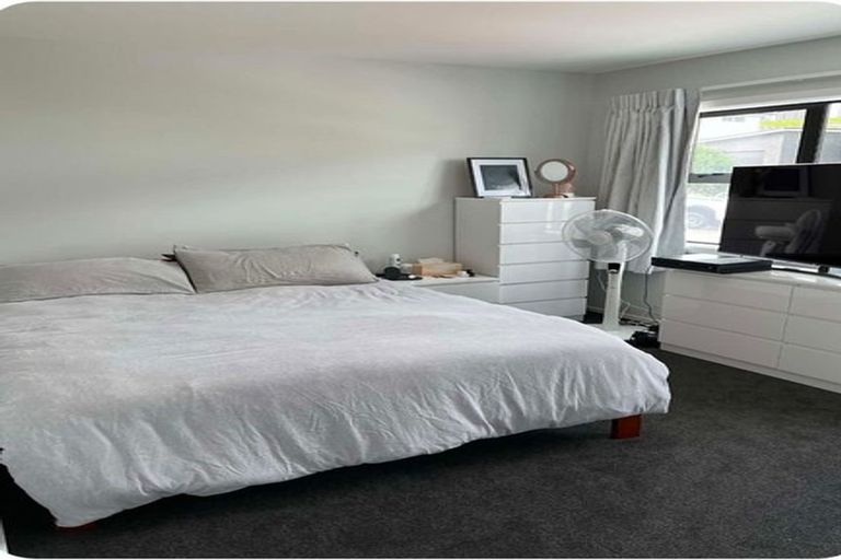 Photo of property in 6 Madeira Close, Whitby, Porirua, 5024
