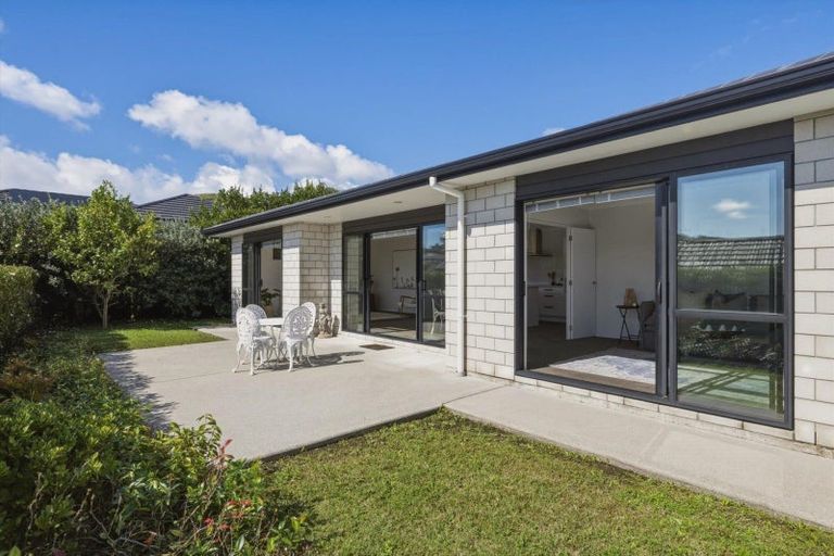 Photo of property in 5 Bryan Gallagher Place, Welcome Bay, Tauranga, 3175