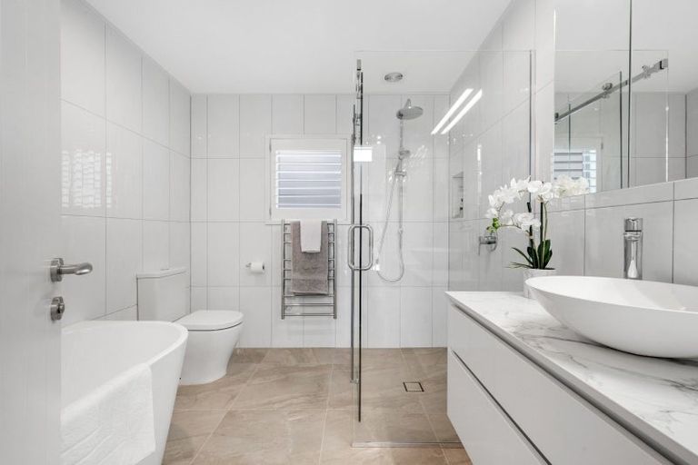 Photo of property in 1/13 Estelle Place, Farm Cove, Auckland, 2012