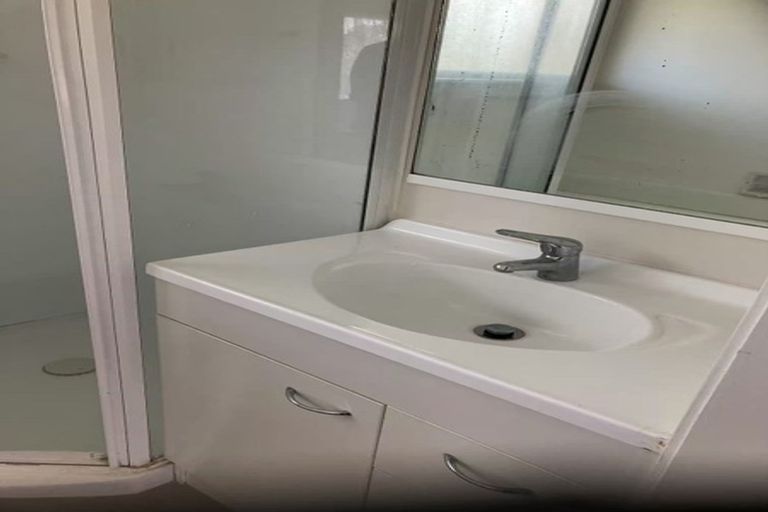 Photo of property in 1/238 Onewa Road, Birkenhead, Auckland, 0626