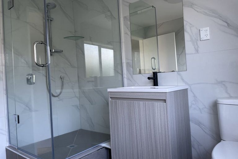 Photo of property in 1/163 Onewa Road, Birkenhead, Auckland, 0626