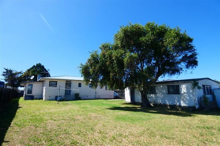 Photo of property in 16 Mail Avenue, Weymouth, Auckland, 2103