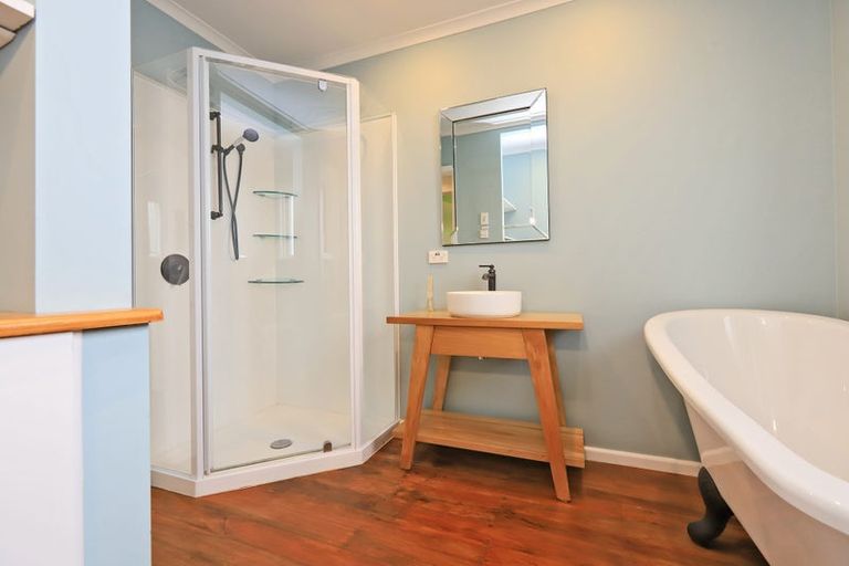 Photo of property in 21 Selwyn Road, Havelock North, 4130