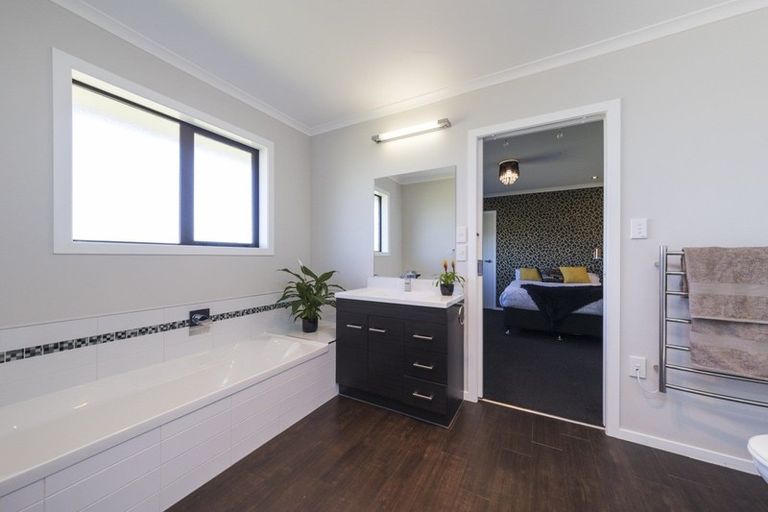 Photo of property in 707 Aranui Road, Kairanga, Palmerston North, 4475