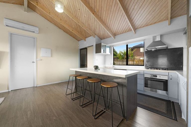 Photo of property in Oakwood Manor, 608c Massey Road, Mangere, Auckland, 2022