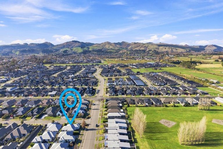 Photo of property in 8 Caulfield Avenue, Halswell, Christchurch, 8025