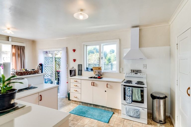 Photo of property in 22 Barton Avenue, Marewa, Napier, 4110