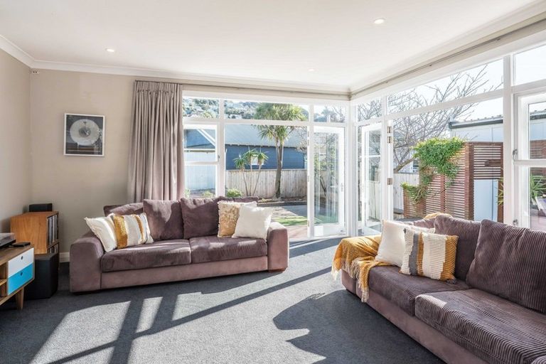 Photo of property in 90 Onepu Road, Lyall Bay, Wellington, 6022