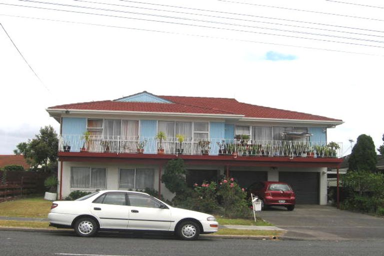 Photo of property in 125 Chivalry Road, Glenfield, Auckland, 0629