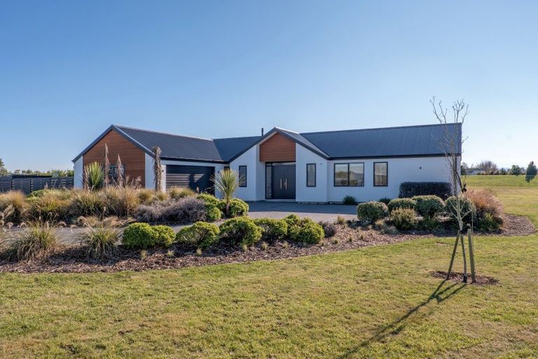 Photo of property in 37 Silver Peaks Drive, West Melton, 7618