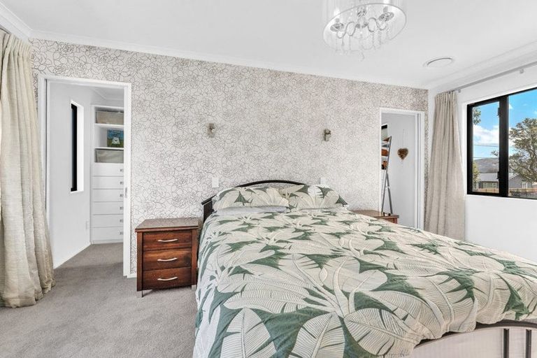 Photo of property in 37 Vincent Street, Waterloo, Lower Hutt, 5011
