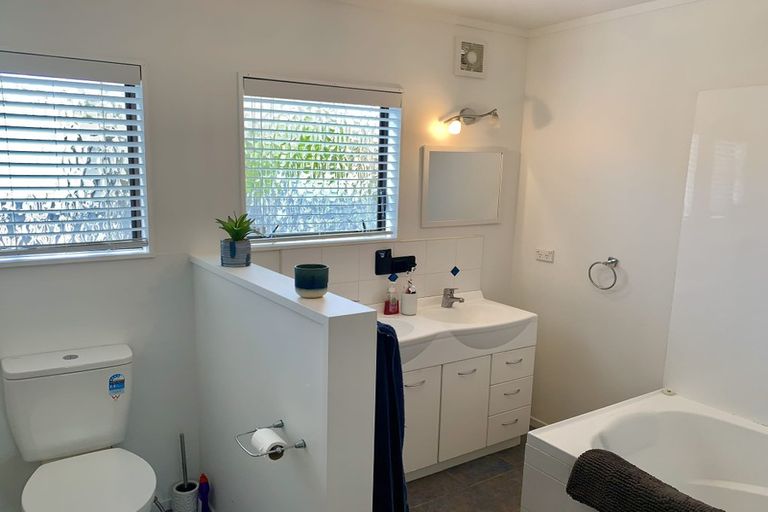 Photo of property in 11 Renata Road, Otaki, 5512