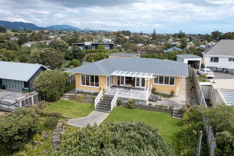 Photo of property in 12 Heperi Street, Waikanae Beach, Waikanae, 5036
