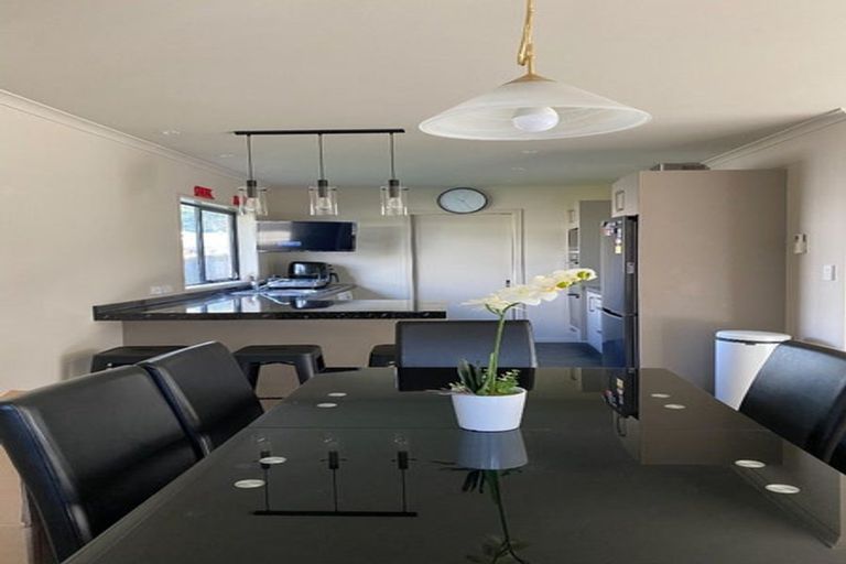 Photo of property in 14a Glen Road, Stokes Valley, Lower Hutt, 5019