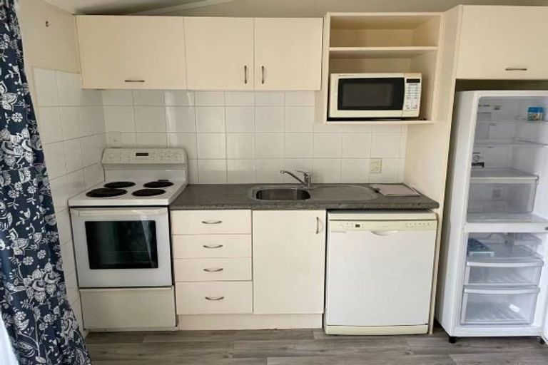 Photo of property in 102 Gills Road, Bucklands Beach, Auckland, 2014