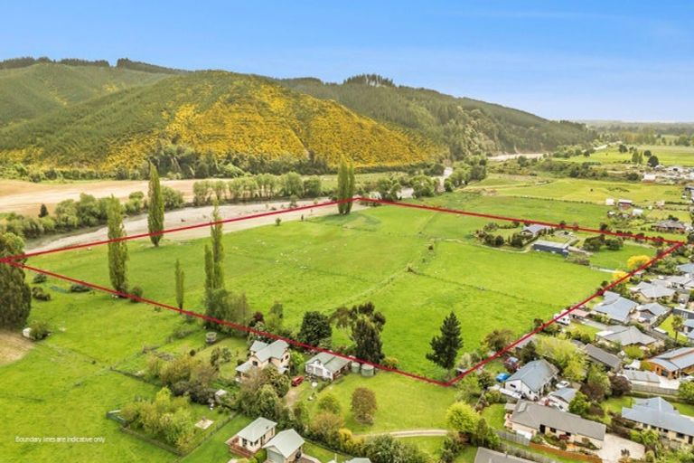 Photo of property in 19 Whiting Drive, Wakefield, 7025