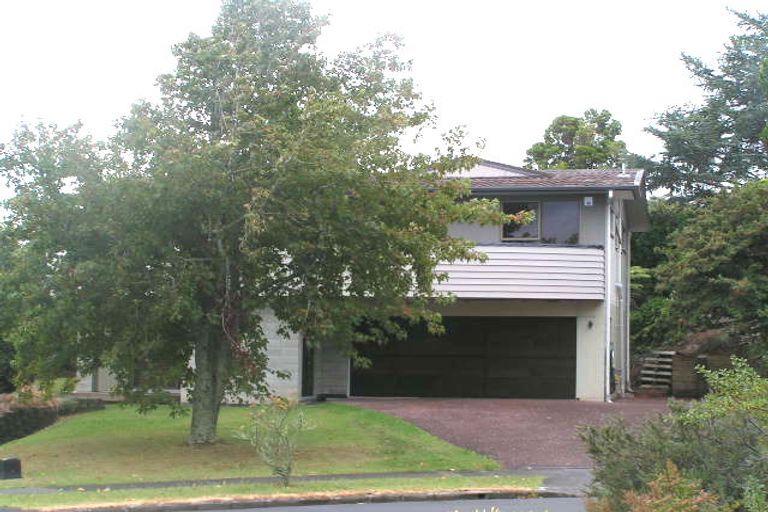 Photo of property in 25 Longwood Place, Forrest Hill, Auckland, 0620