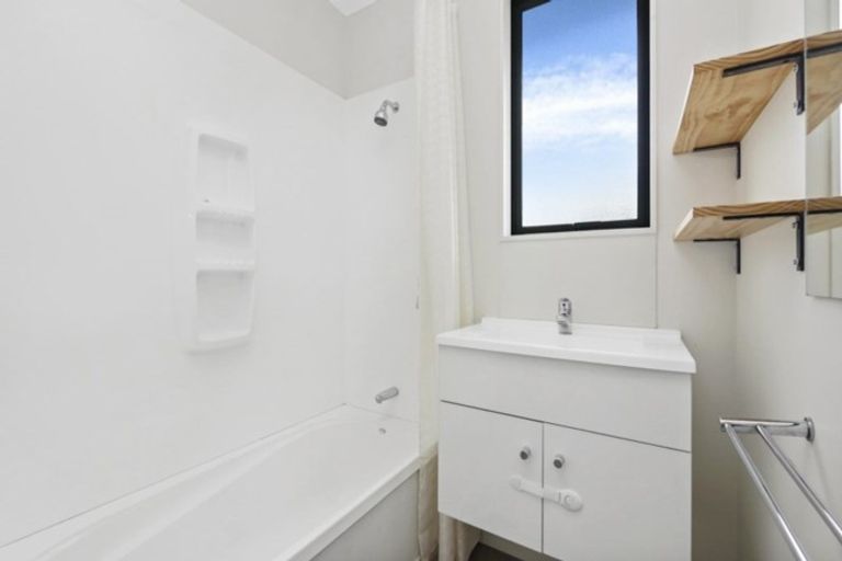 Photo of property in 28 Railway Terrace East, Glentunnel, Sheffield, 7673