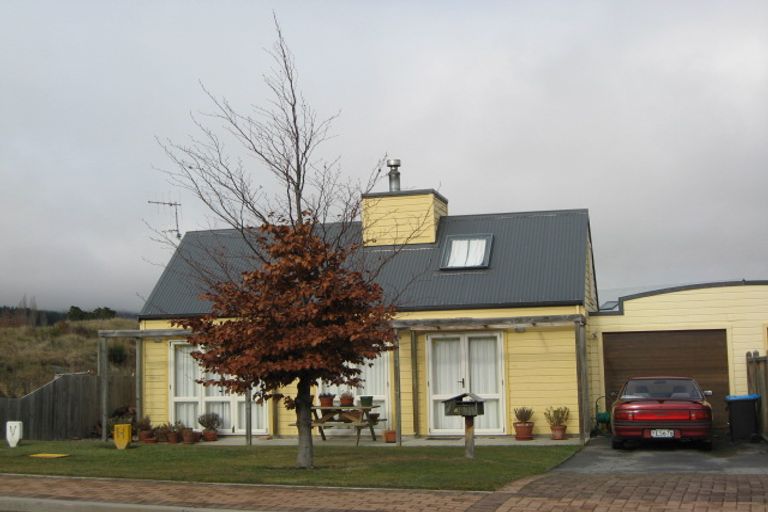 Photo of property in 4a Juniper Place, Frankton, Queenstown, 9300