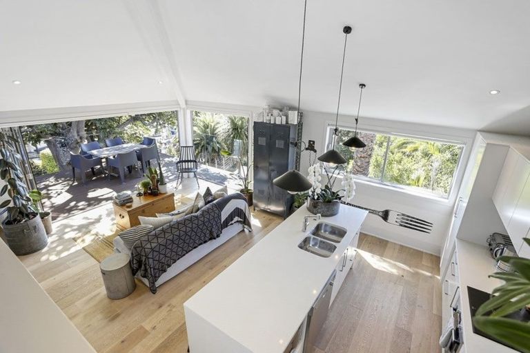 Photo of property in 3/40 Kowhai Road, Campbells Bay, Auckland, 0630