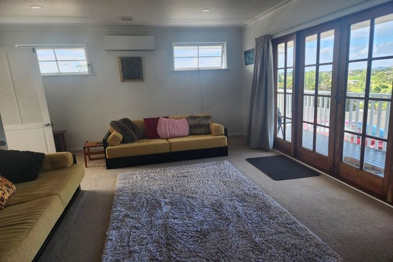 Photo of property in 9 Trosk Place, Waiuku, 2123