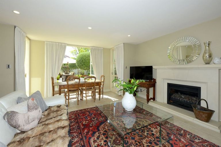 Photo of property in 1/87 Fendalton Road, Fendalton, Christchurch, 8014