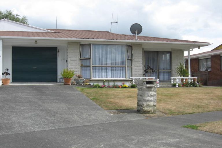 Photo of property in 10 Cedar Crescent, Feilding, 4702