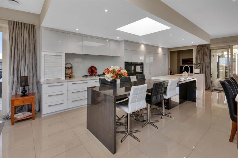 Photo of property in 28 Stace Hopper Drive, One Tree Point, 0118