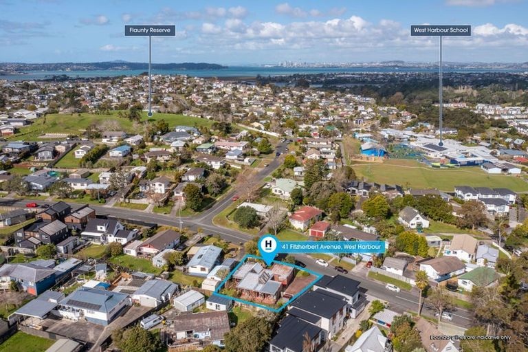 Photo of property in 41 Fitzherbert Avenue, West Harbour, Auckland, 0618