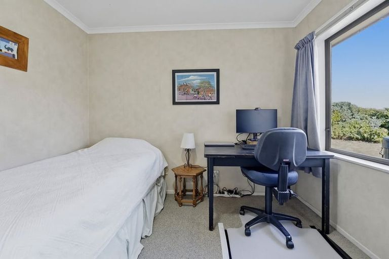 Photo of property in 40 Mcleod Place, Papamoa Beach, Papamoa, 3118