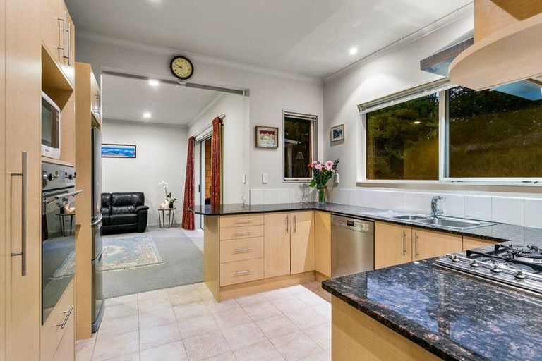 Photo of property in 18 Te Wharau Drive, Greenhithe, Auckland, 0632