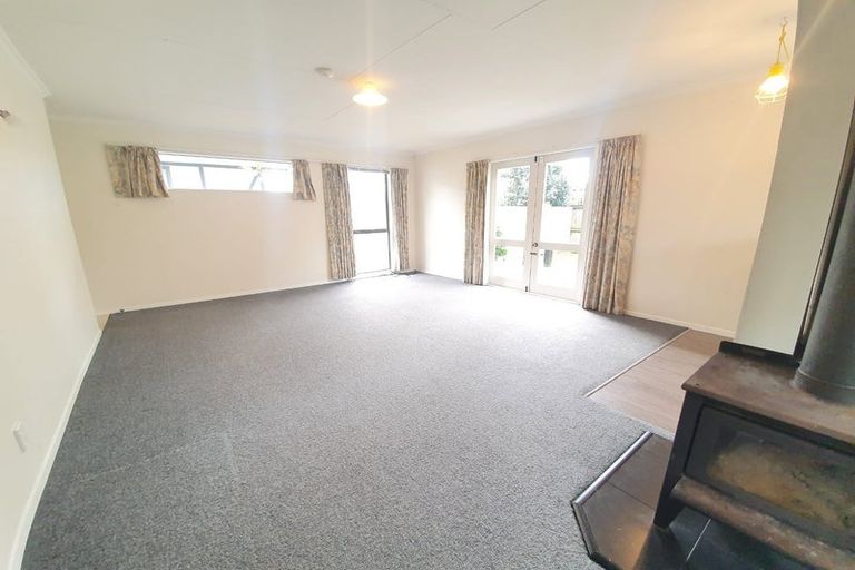 Photo of property in 77a Pahiatua Street, Hokowhitu, Palmerston North, 4410