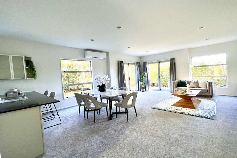 Photo of property in 5/40 Scarlet Oak Drive, Schnapper Rock, Auckland, 0632