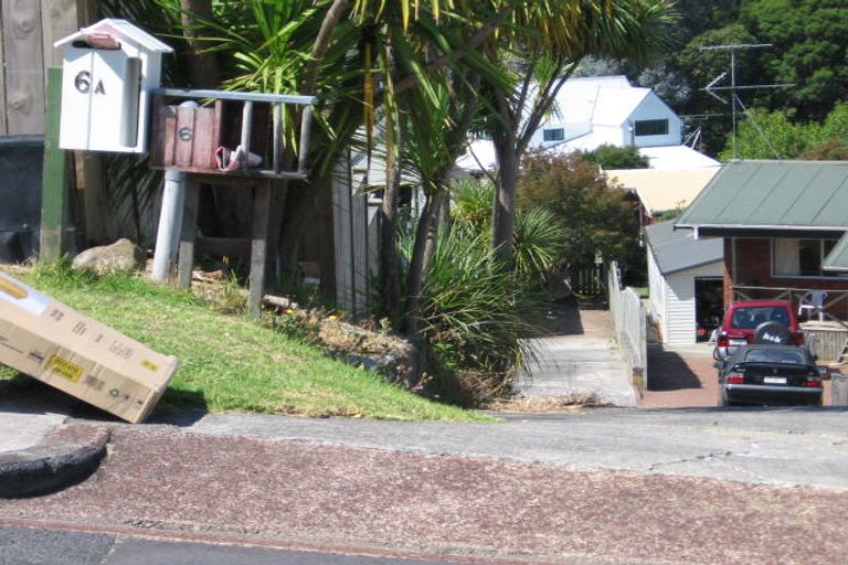 Photo of property in 2/6 Dunraven Place, Torbay, Auckland, 0630