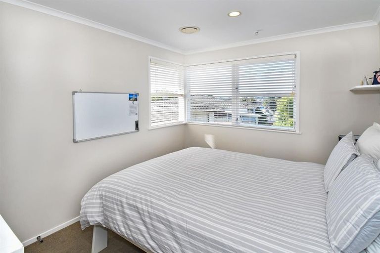 Photo of property in 2 Cheam Place, Pakuranga Heights, Auckland, 2010