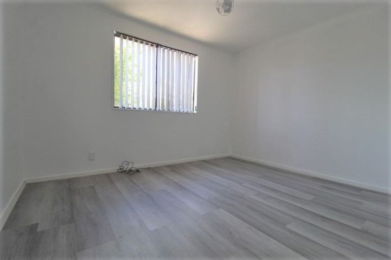 Photo of property in 1/194 Te Irirangi Drive, Flat Bush, Auckland, 2023