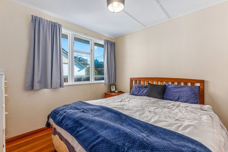 Photo of property in 121 Cambridge Terrace, Fairfield, Lower Hutt, 5011