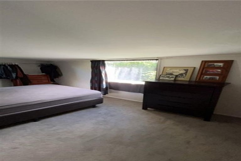 Photo of property in 30 Silverstone Place, Henderson, Auckland, 0612