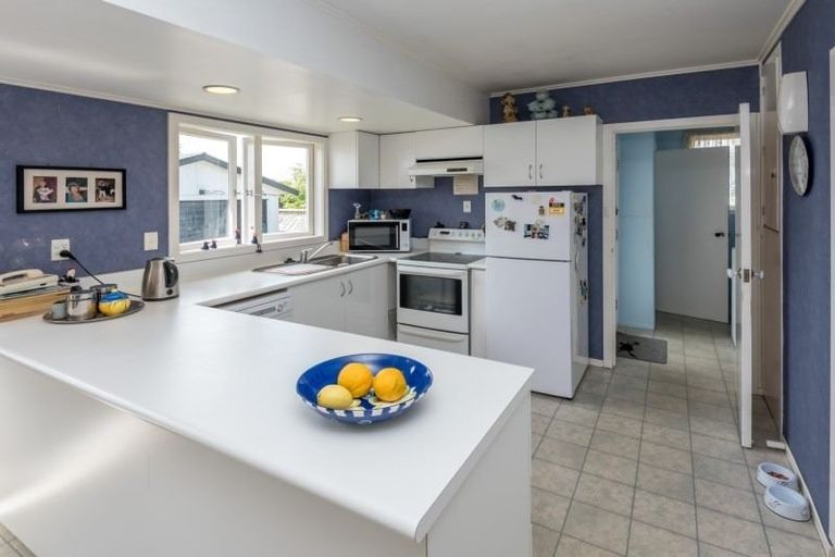 Photo of property in 26 Awatere Street, Clover Park, Auckland, 2023