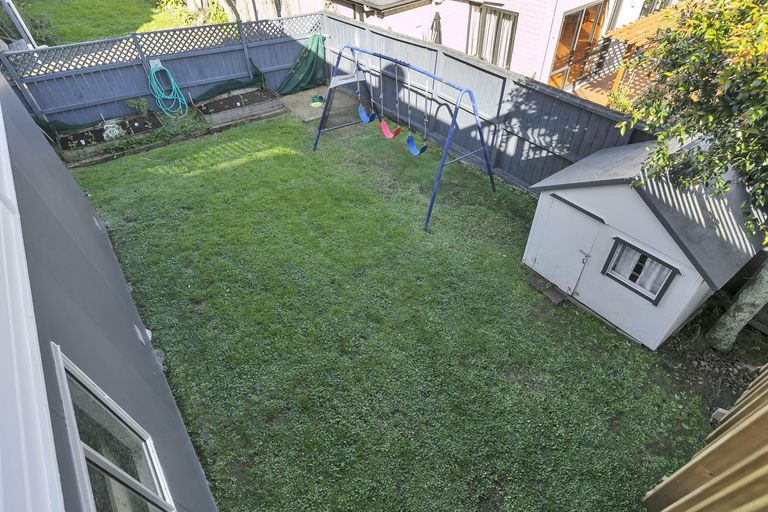 Photo of property in 2/622 East Coast Road, Pinehill, Auckland, 0630
