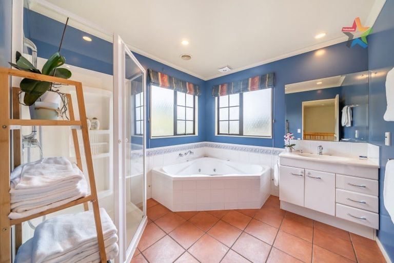 Photo of property in 9 Oceanview Terrace, Tirohanga, Lower Hutt, 5010