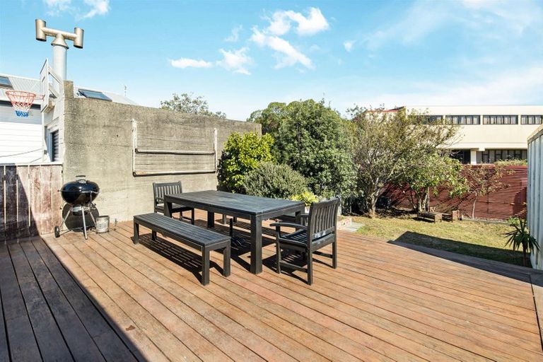 Photo of property in 190 Coutts Street, Rongotai, Wellington, 6022