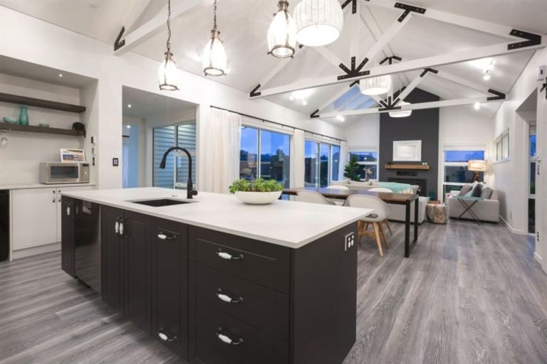 Photo of property in 195 Navigation Drive, Whitby, Porirua, 5024