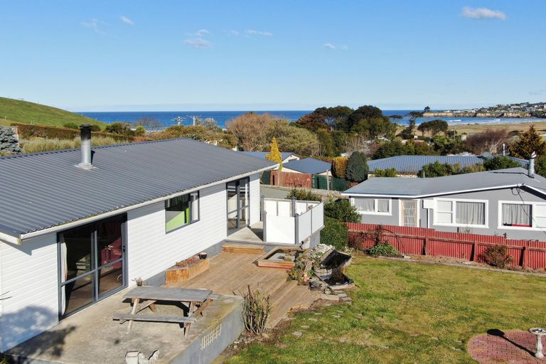 Photo of property in 14 High Street, Kakanui, Oamaru, 9495