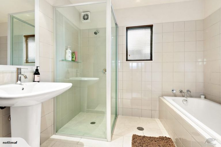 Photo of property in 48a Picasso Drive, West Harbour, Auckland, 0618