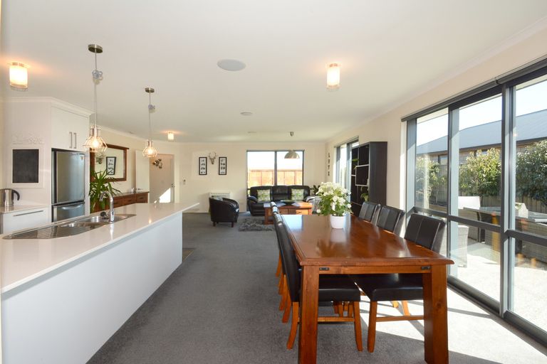 Photo of property in 8 Didham Drive, Mosgiel, 9024
