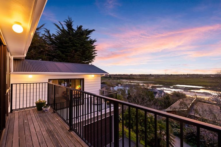 Photo of property in 433 Cashmere Road, Westmorland, Christchurch, 8025