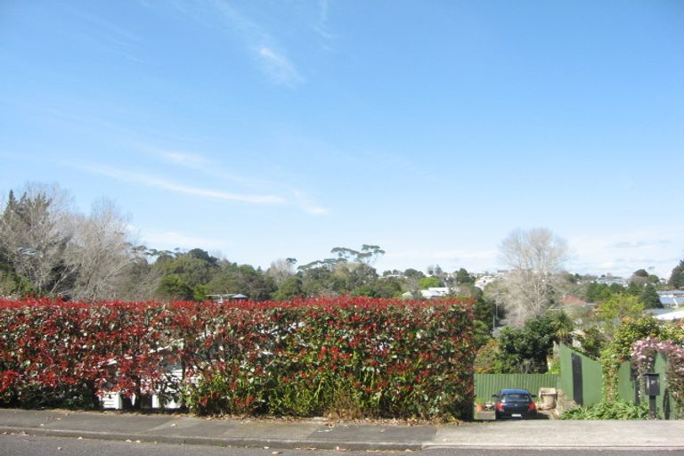 Photo of property in 27 Downe Street, New Plymouth, 4310