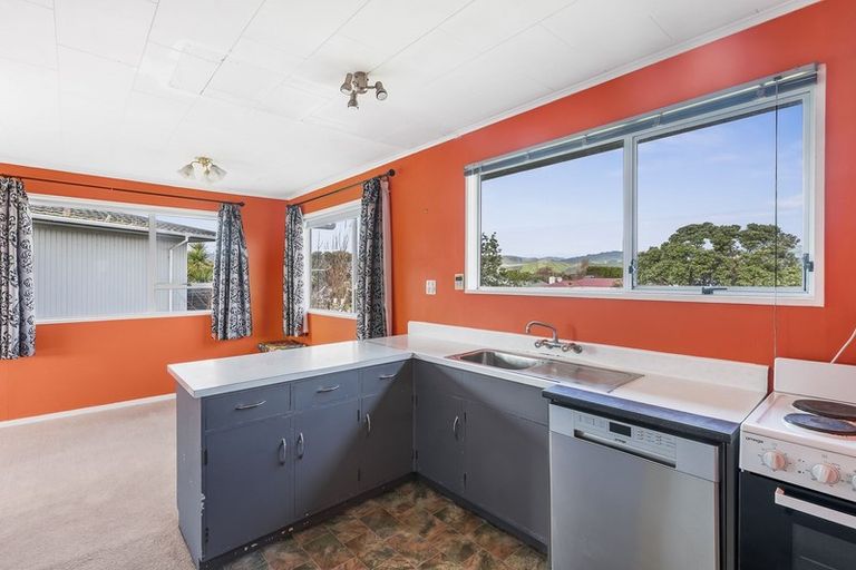 Photo of property in 31 Te Kupe Road, Paraparaumu Beach, Paraparaumu, 5032