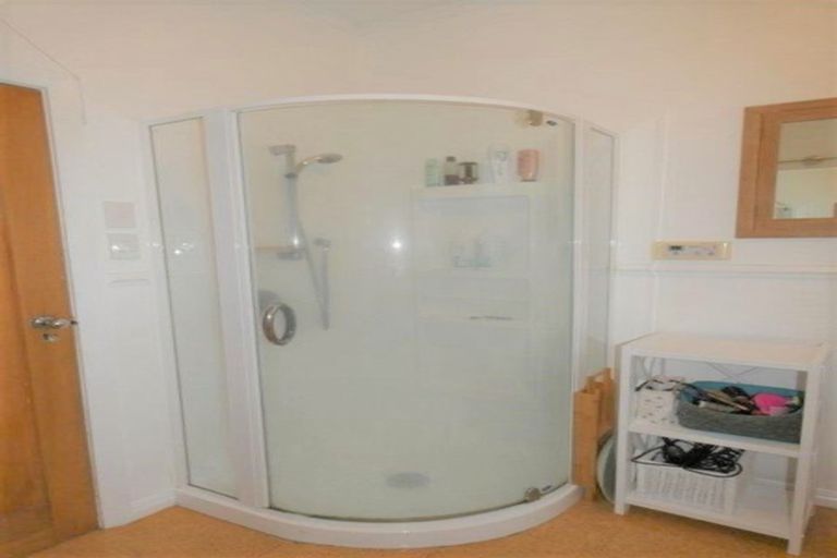 Photo of property in 43 Homebush Road, Khandallah, Wellington, 6035